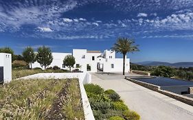 Cortijo exclusivo rodeado de un olivar centenario